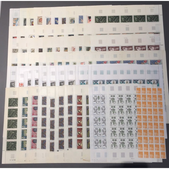 Lot de faciale de 1000 timbres à 1 Franc - En feuilles